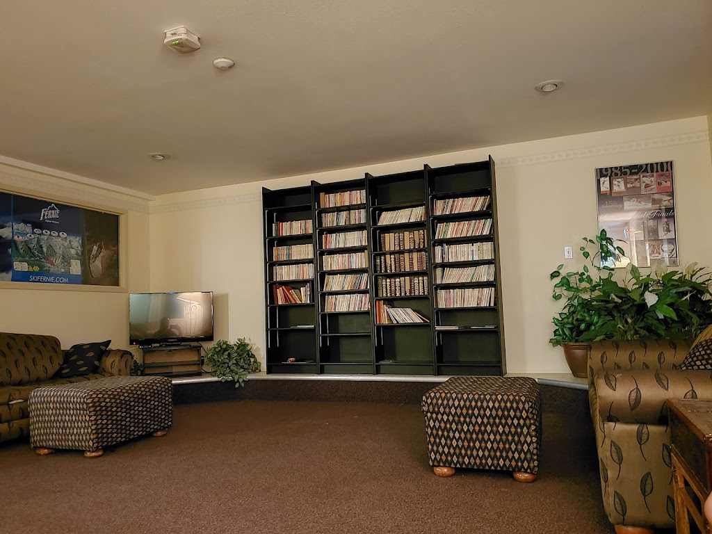 Fernie Slopeside Lodge | 5368-B Fernie Ski Hill Rd, Fernie, BC V0B 1M6, Canada | Phone: (250) 423-2423