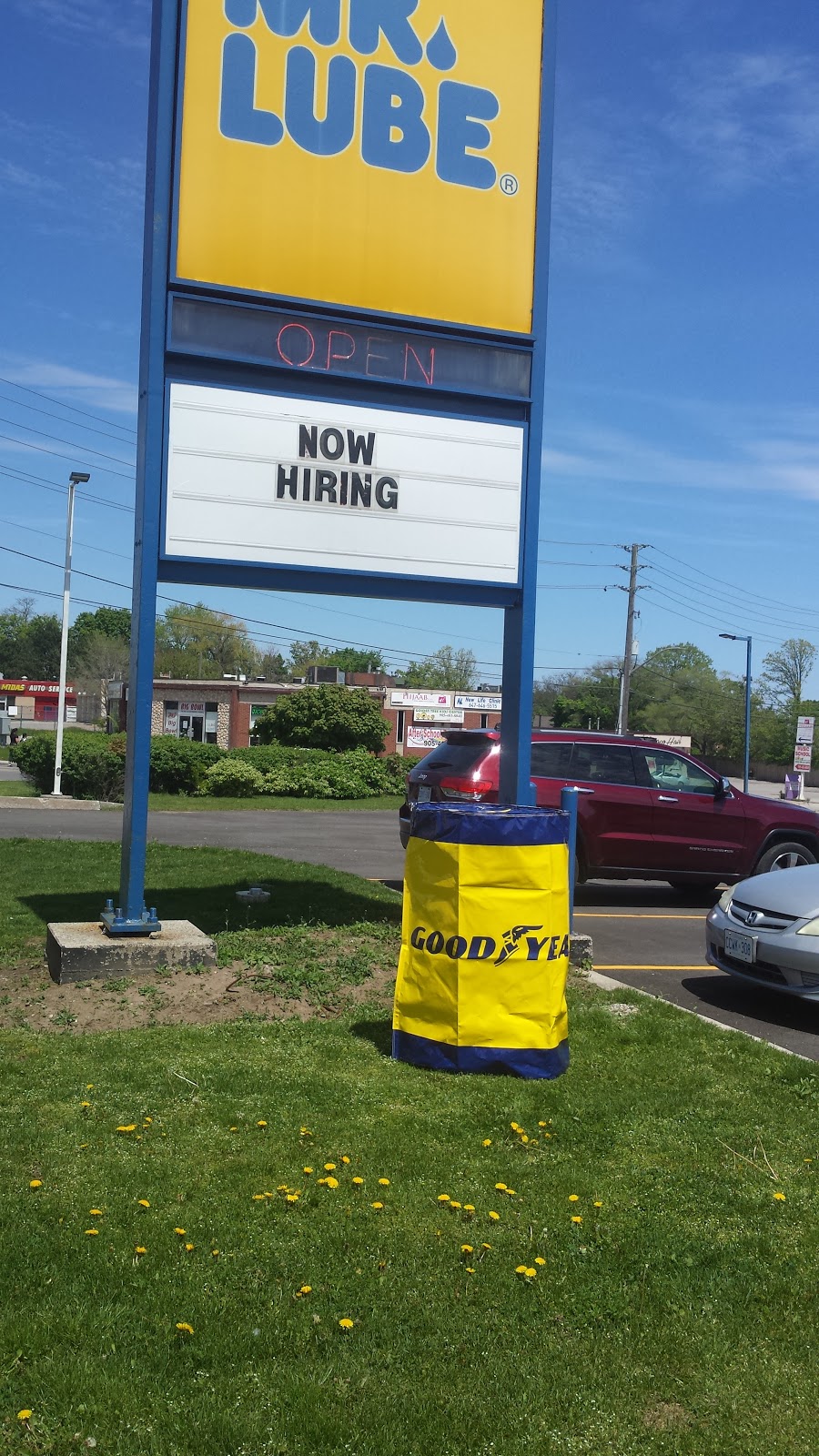 Mr. Lube | 2346 Dundas St W, Mississauga, ON L5K 1R7, Canada | Phone: (905) 822-2425