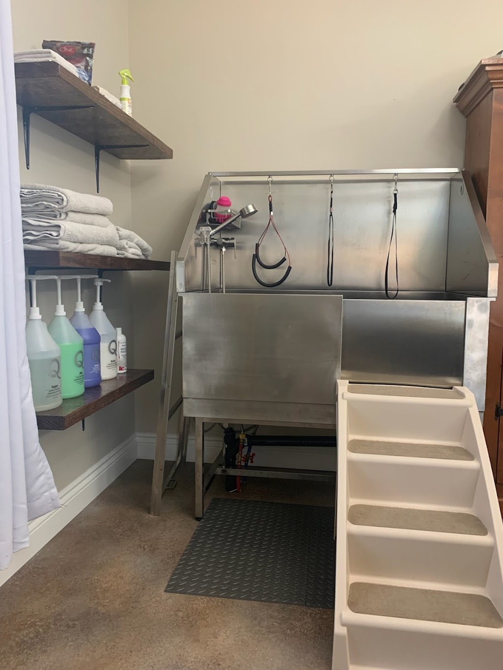 Bath Time | 158 Victoria St, Strathroy, ON N7G 3B1, Canada | Phone: (519) 319-0120