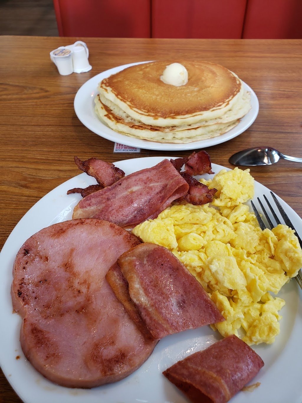 Dennys | 3999 Airport Rd, Merritt, BC V1K 1R2, Canada | Phone: (236) 575-2204