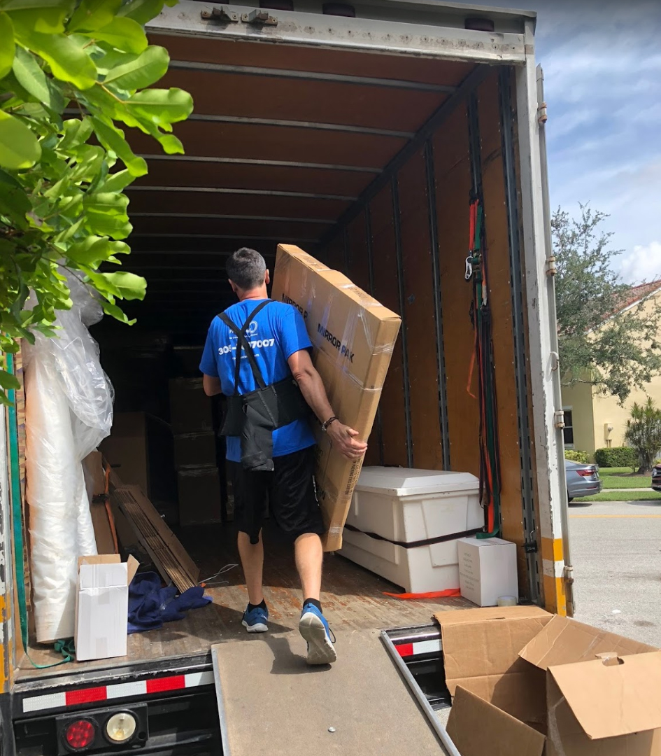 Pro Movers Miami | 475 Brickell Ave, Miami, FL 33131 | Phone: (307) 707-7007