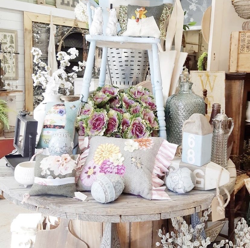 The Vintage Verandah | 106 Brome Bnd, Calgary, AB T3Z 0C7, Canada | Phone: (403) 417-0869