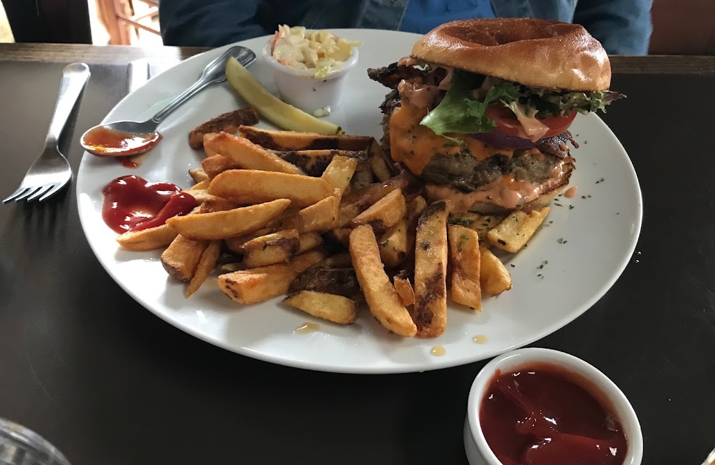 Shannons Kitchen Cafe Bistro | 338 Park St Unit 2, Victoria Harbour, ON L0K 2A0, Canada | Phone: (705) 510-9510