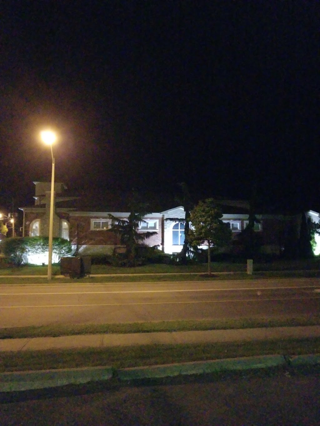 Courtice Funeral Chapel | 1587 Durham Regional Hwy 2, Courtice, ON L1E 2R7, Canada | Phone: (905) 432-8484