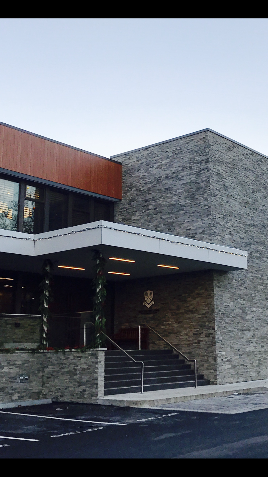 Vancouver Lawn Tennis & Badminton Club | 1630 W 15th Ave, Vancouver, BC V6J 2K7, Canada | Phone: (604) 731-2191