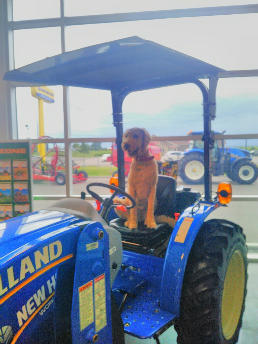 New Holland Avantis - St-Narcisse | 825 Rue Notre Dame, Saint-Narcisse, QC G0X 2Y0, Canada | Phone: (418) 328-3788