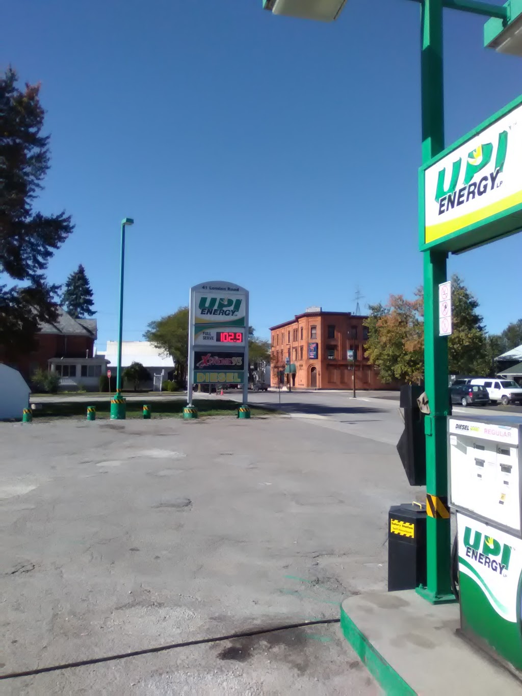 Rons Gas Bar | 41 London Rd, Thamesville, ON N0P 2K0, Canada | Phone: (519) 692-3856
