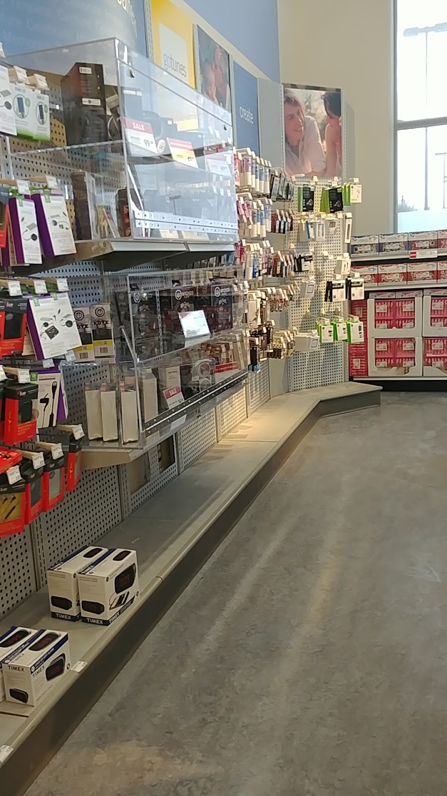 Shoppers Drug Mart | 1017 McPhillips St, Winnipeg, MB R2X 2K6, Canada | Phone: (204) 586-8091