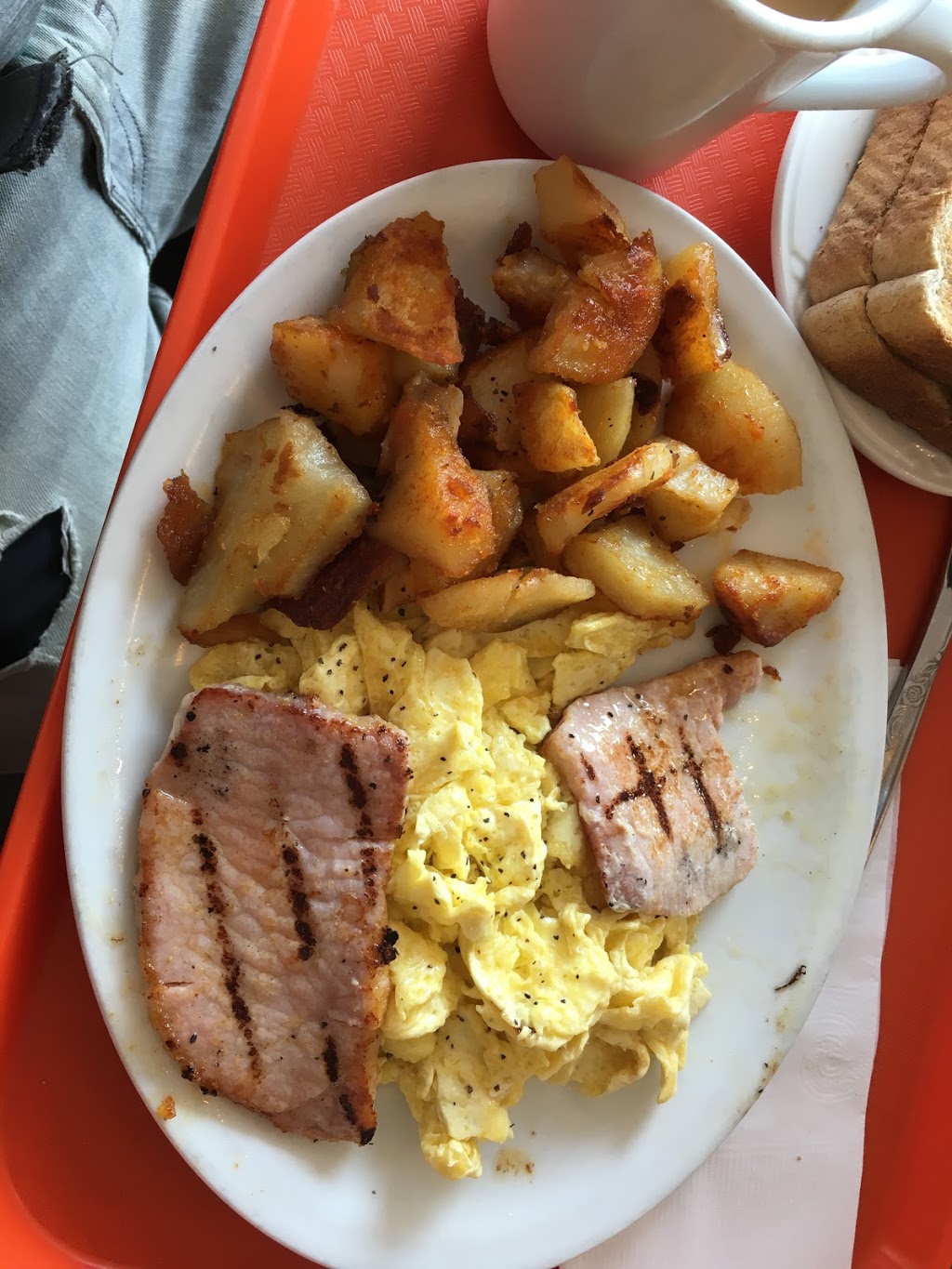 Wallys Restaurant | 3480 Hurontario St, Mississauga, ON L5B 4M1, Canada | Phone: (905) 279-0975