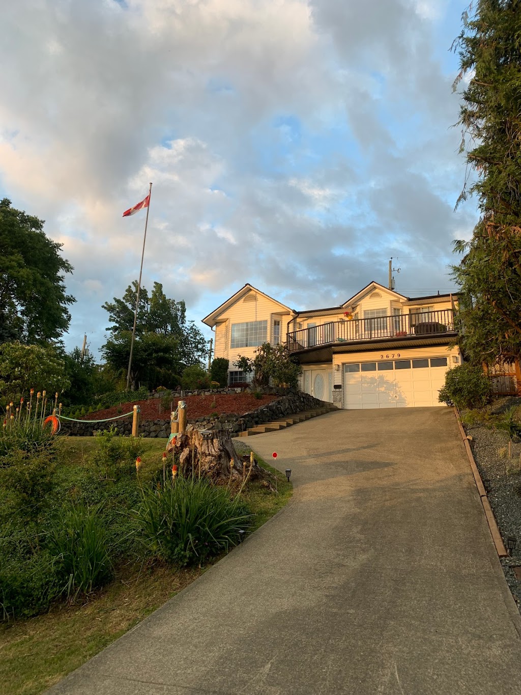 Bernies Oceanside Bed and Breakfast | 1st Ave, Port Alberni, BC V9Y 1Y6, Canada | Phone: (778) 257-6207