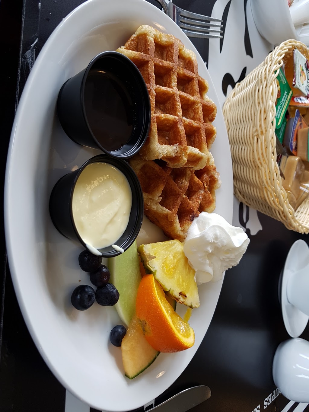 Black Lion Pub | 445 Boulevard Beaconsfield, Beaconsfield, QC H9W 4C2, Canada | Phone: (514) 674-3663