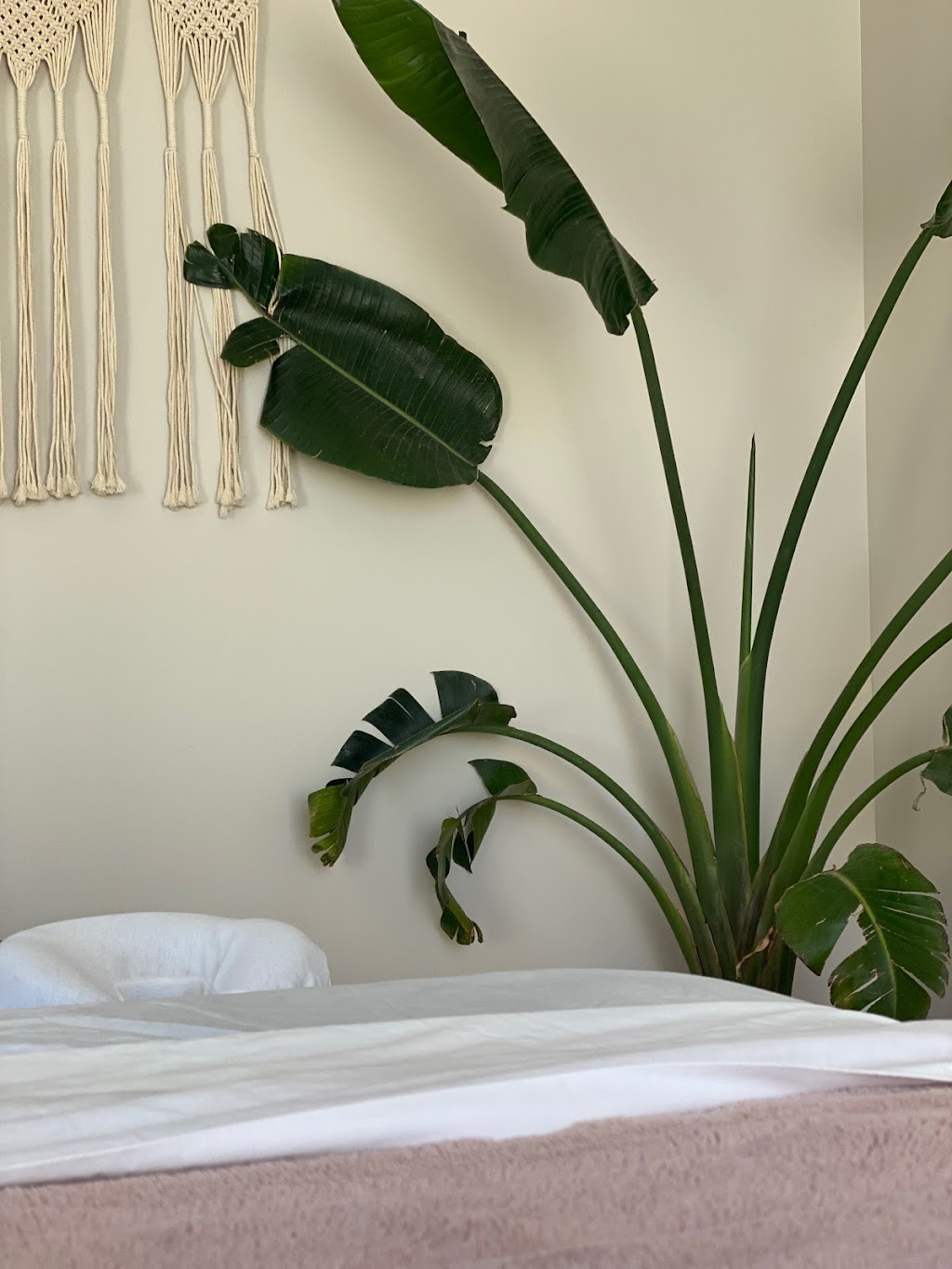 Knots RMT & Wellness | 885 Glasgow St Unit 5, Kitchener, ON N2M 2N7, Canada | Phone: (519) 500-5668