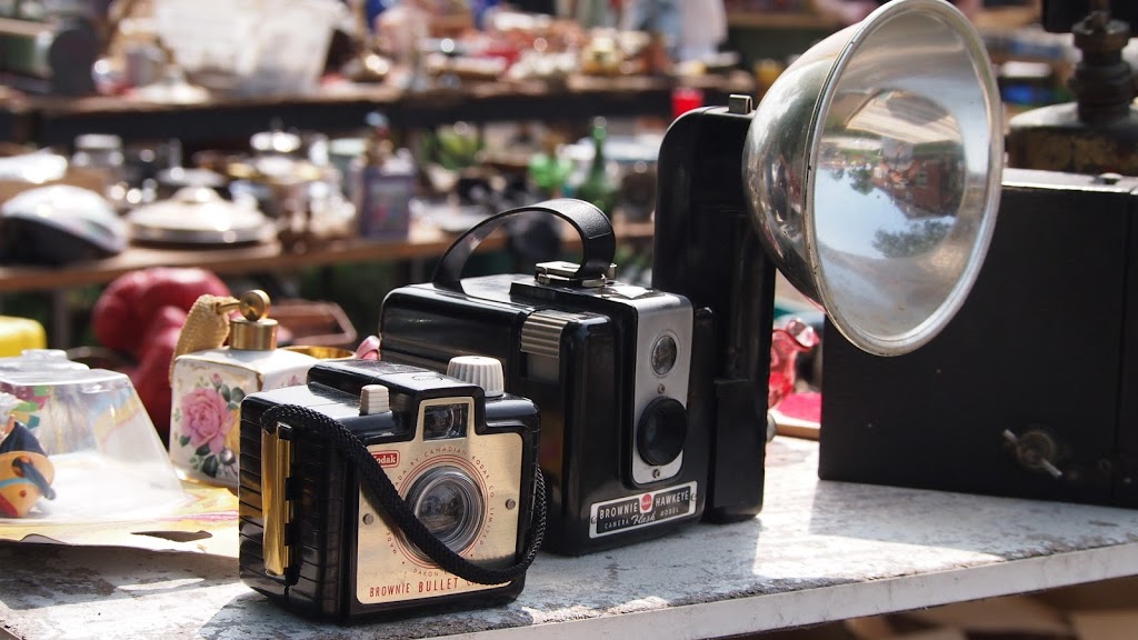 Prudhommes Antique Market | 3125 N Service Rd, Vineland Station, ON L0R 2E0, Canada | Phone: (905) 562-5187