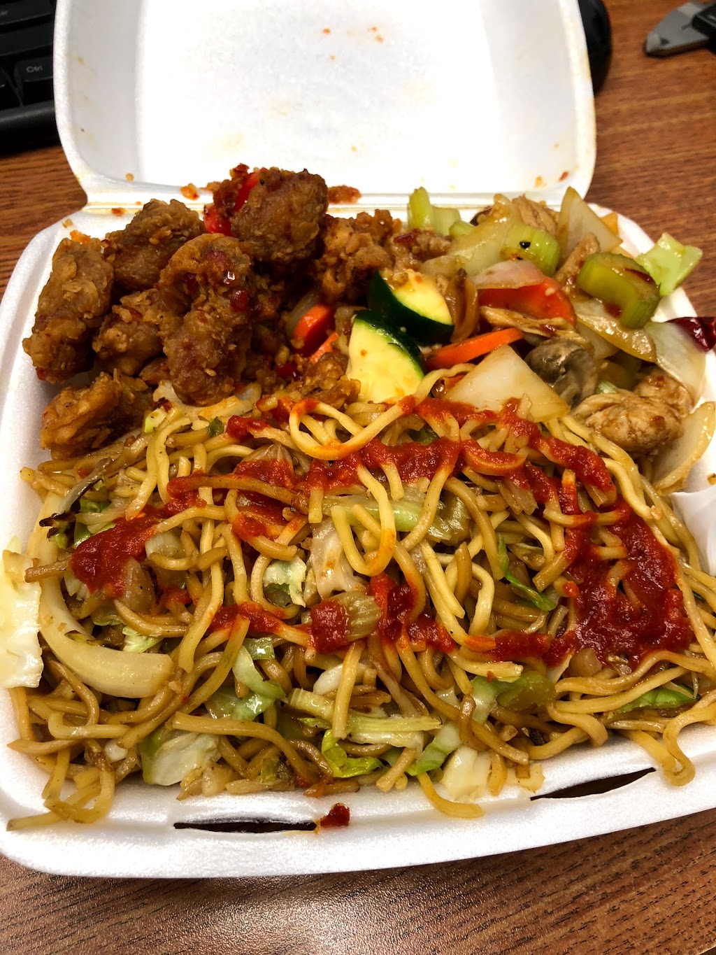 Lin’s Neighbourhood Chinese Kitchen - Express Chinese Food | 19973 96 Ave, Langley City, BC V1M 3C6, Canada | Phone: (604) 371-2778