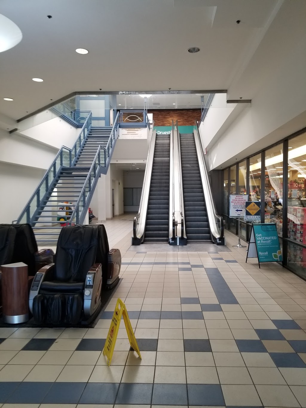 Lincoln Fields Shopping Centre | 2525 Carling Ave, Ottawa, ON K2B 7Z2, Canada | Phone: (613) 828-3783