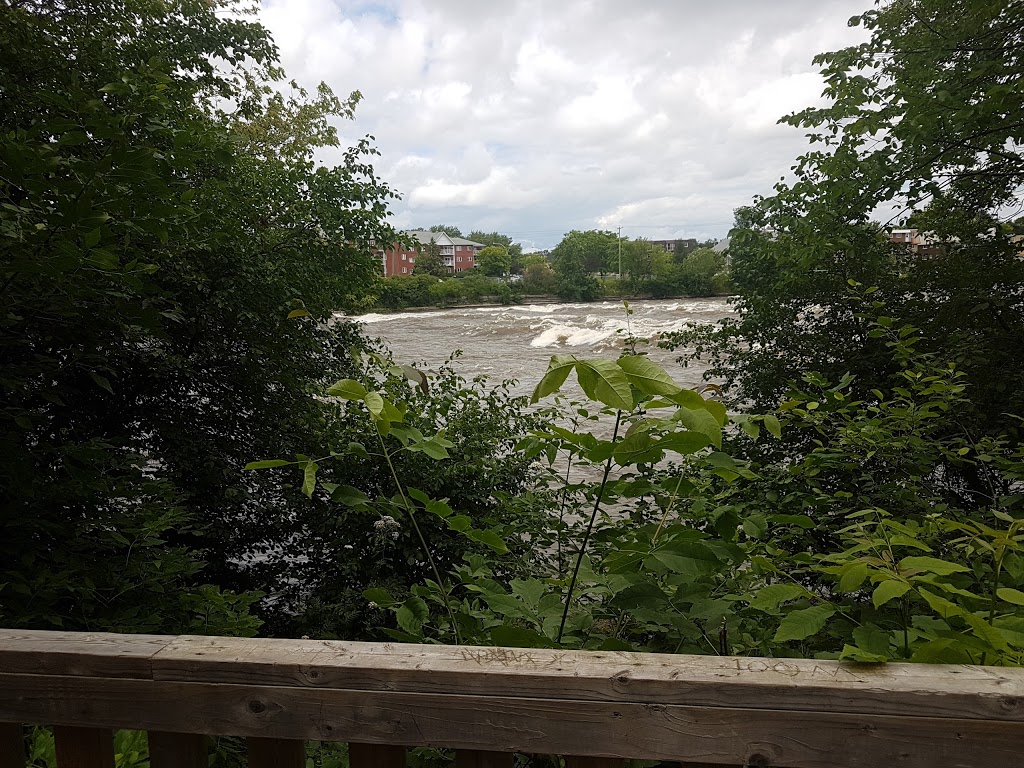 Berge du Pêcheur (Saint-François) | 5855 Rue Labrèche, Laval, QC H7B 1A5, Canada