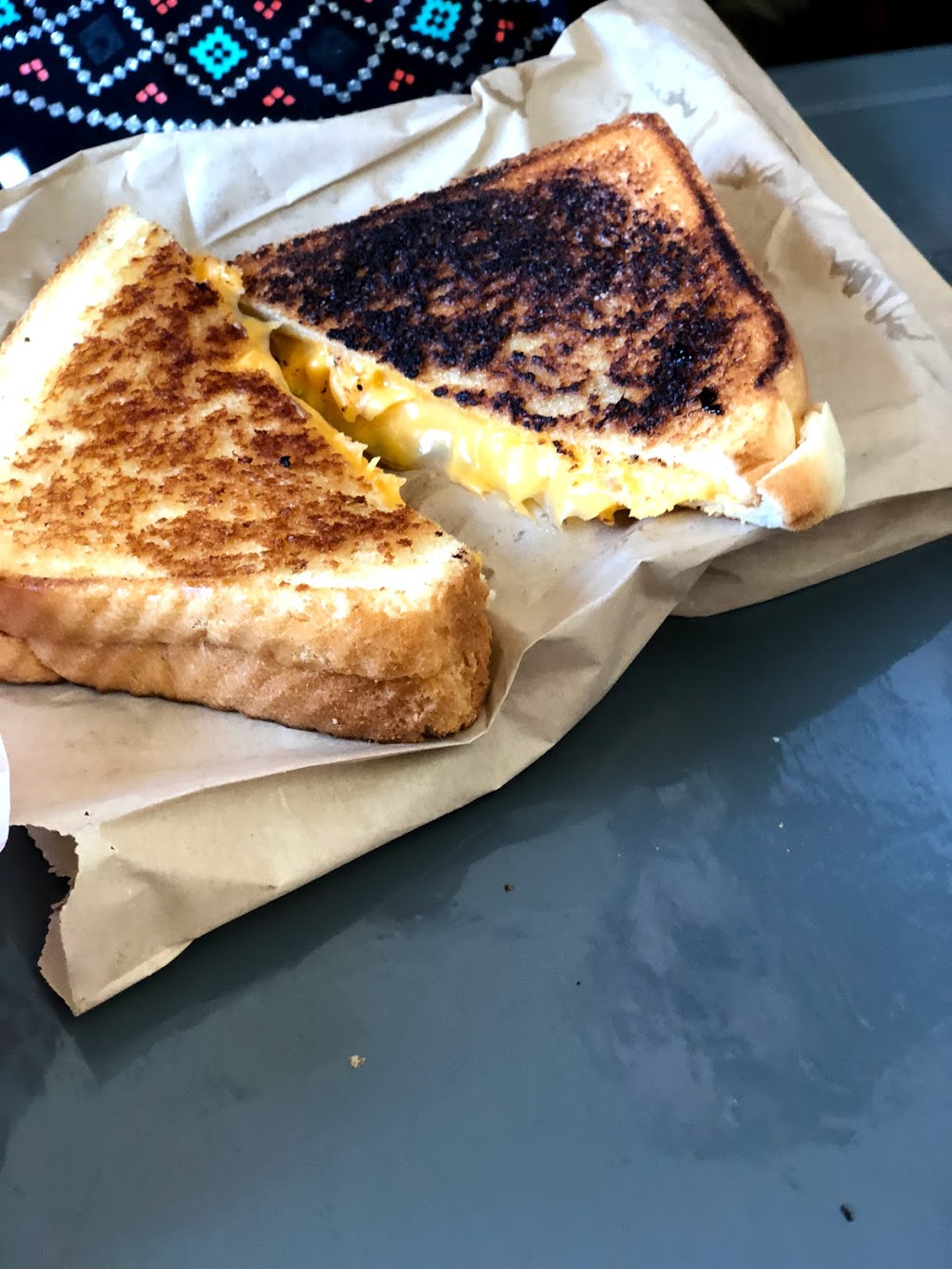 Chucks Casse-Croute | 196 Chemin de la Savane, Gatineau, QC J8T 1R3, Canada | Phone: (819) 561-5353