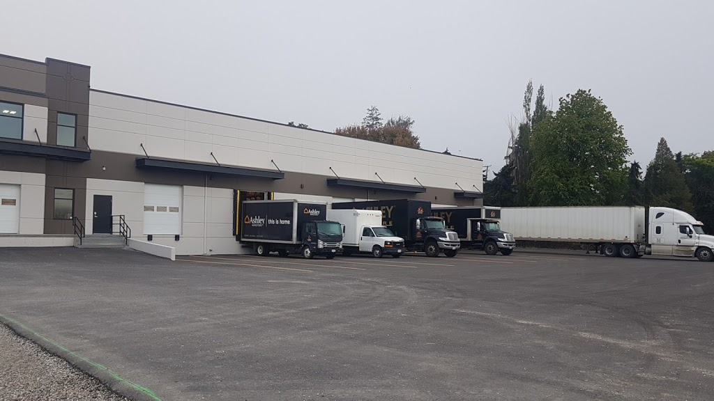 Case furniture ( Ashley furniture) | 7284 Meadowlark Rd, Vernon, BC V1B 3R6, Canada | Phone: (250) 838-9321