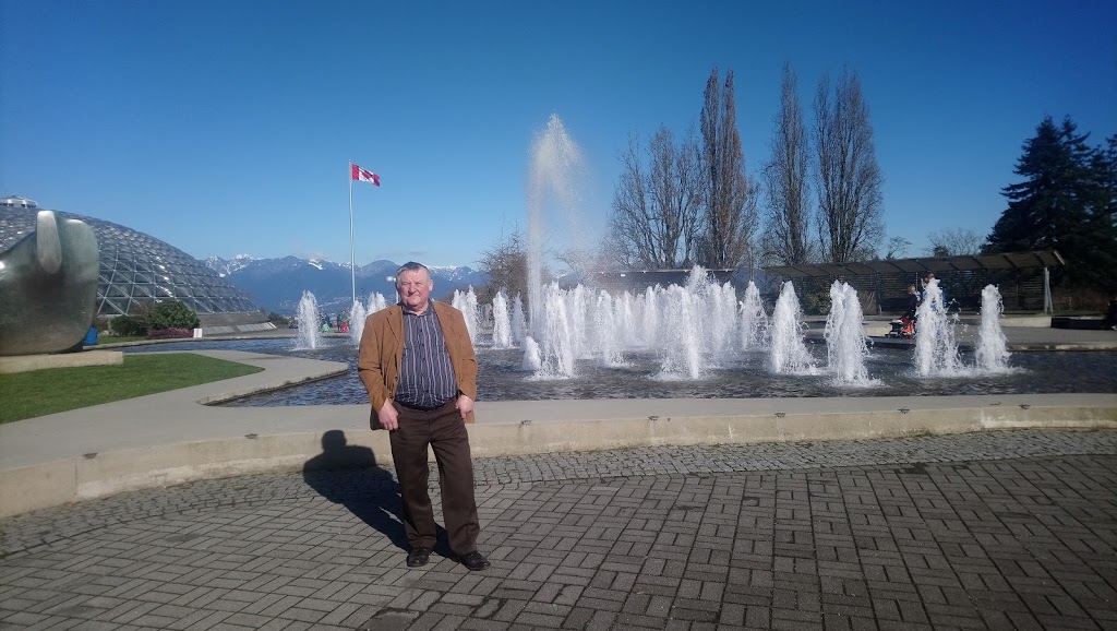 Queen Elizabeth Park Plaza | 4600 Cambie St, Vancouver, BC V5Y 2M4, Canada | Phone: (604) 873-7000