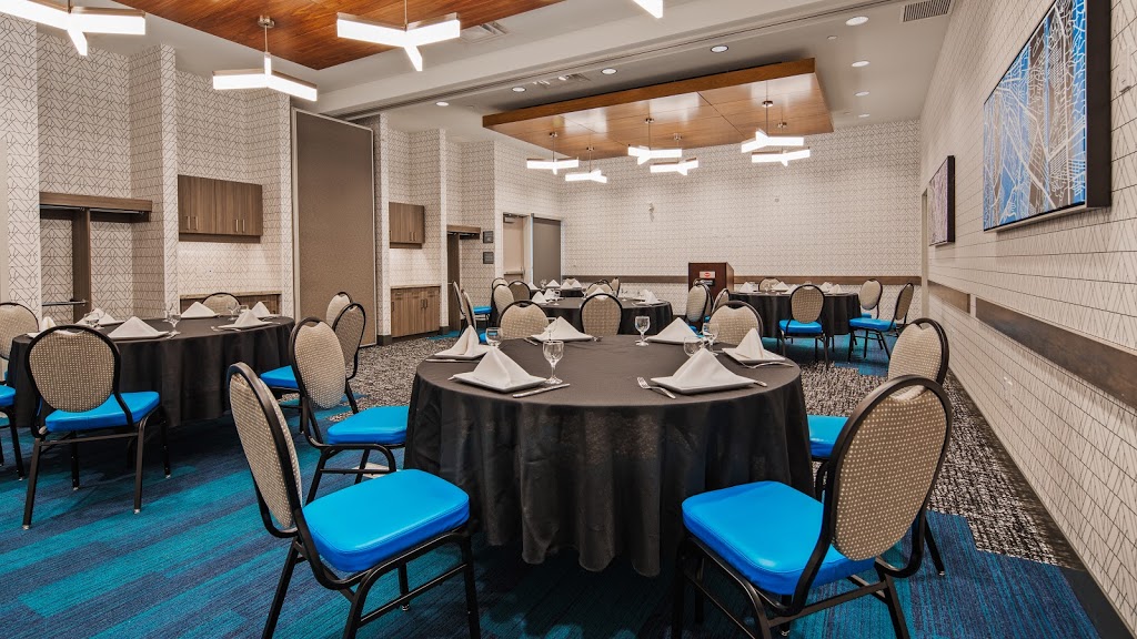 Best Western Premier Winnipeg East | 900 Regent Ave W, Winnipeg, MB R2C 5C6, Canada | Phone: (204) 416-1920