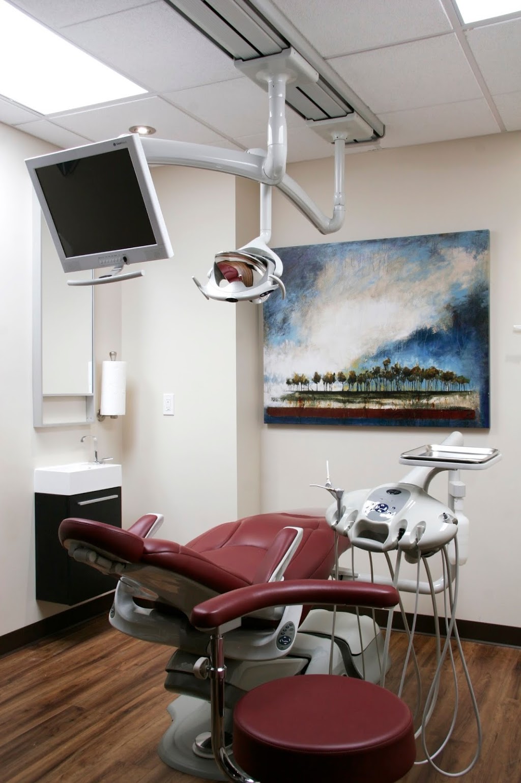 Small Town Family Dental - Dr. M. Gewarges | 125 Main St W, Shelburne, ON L0N 1S3, Canada | Phone: (519) 306-3300