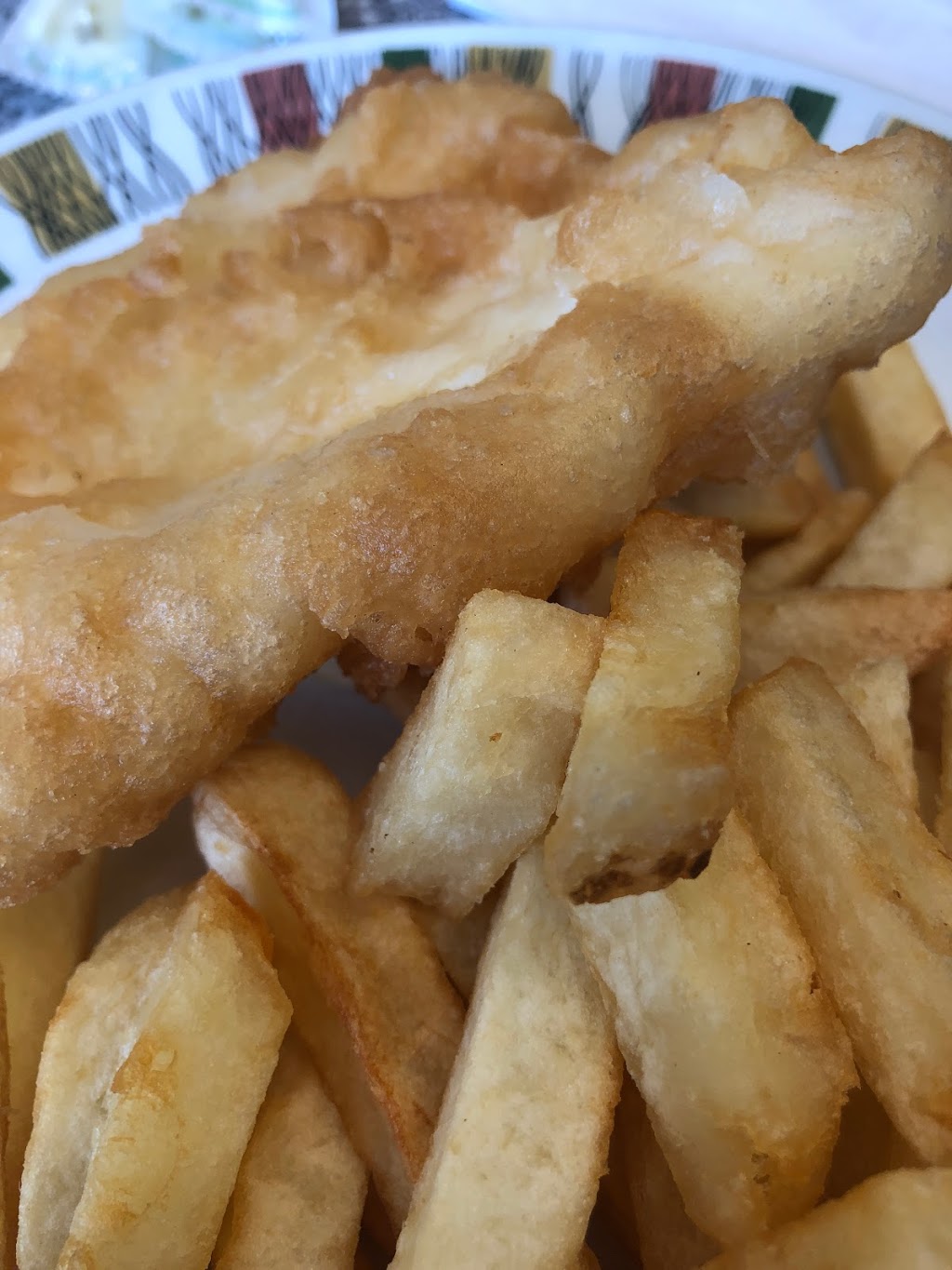 Golden Fish & Chips | 32 Main St S, Georgetown, ON L7G 3G4, Canada | Phone: (905) 877-5700