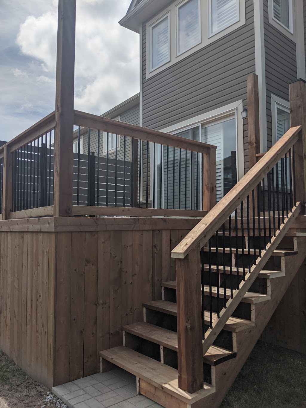 Modern Decks & Vinyl Fences | 230 High St, Bowmanville, ON L1C 5G1, Canada | Phone: (416) 399-3163
