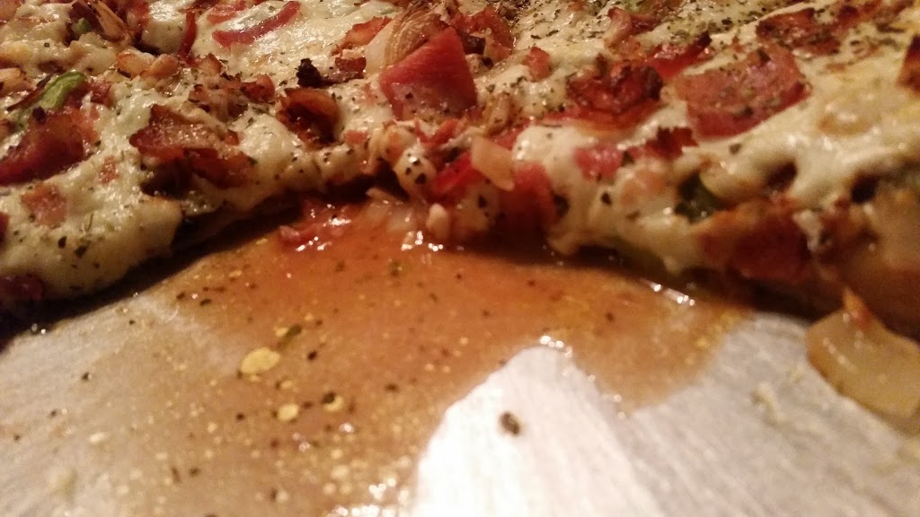 Diamond Bar B Q & Pizzeria | 125 Boulevard Arthur-Sauvé, Saint-Eustache, QC J7P 2A3, Canada | Phone: (450) 473-6891