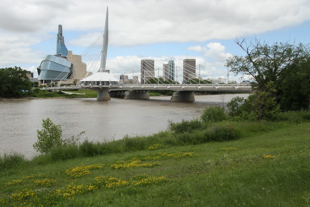 Tache Promenade | Central St. Boniface, Winnipeg, MB, Canada