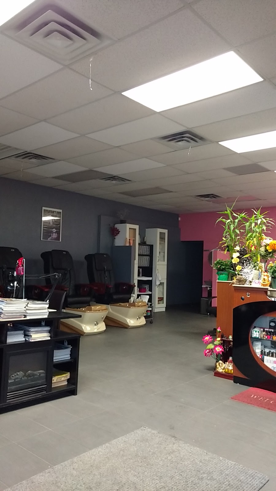Perfect Nails In Ottawa Inc | 2895 Bank St, Gloucester, ON K1T 1N2, Canada | Phone: (613) 730-5568
