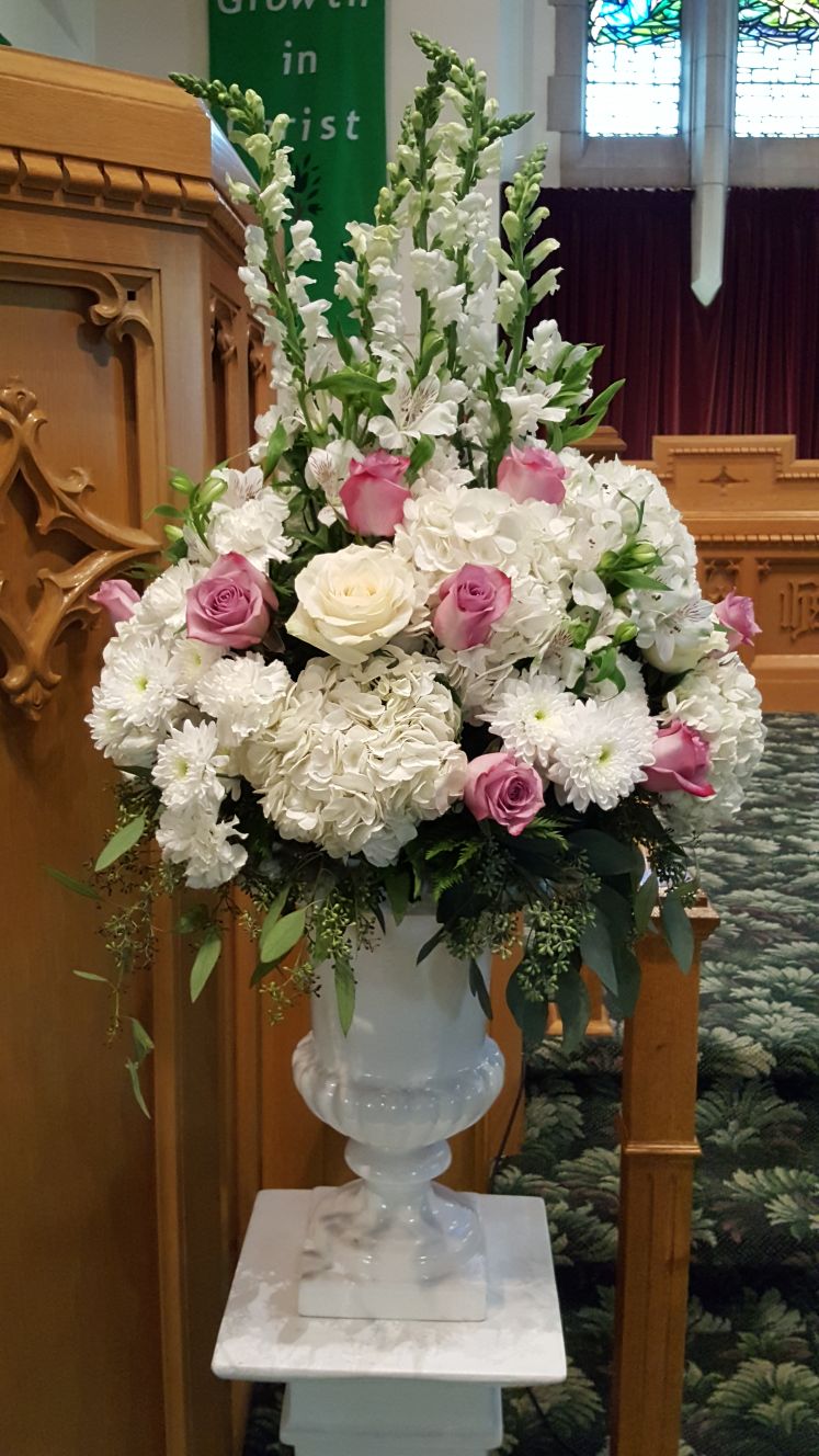 DVine Flowers & Gifts | 124 Ellesmere Rd, Scarborough, ON M1R 4C4, Canada | Phone: (416) 480-9463