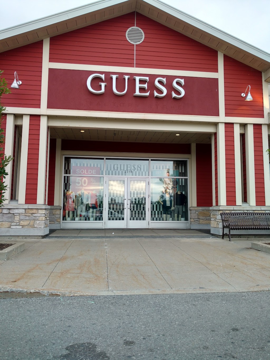 GUESS Factory | 2198 A. Chomedey Unit 19C, Laval, QC H7X 4G8, Canada | Phone: (450) 689-2499