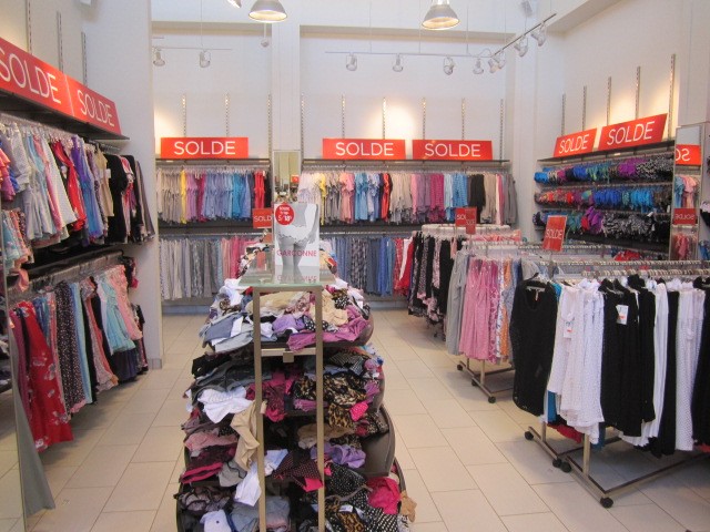 La Vie en Rose Factories | 2505 Rue De LAulnaie #105, Mont-Tremblant, QC J8E 0E5, Canada | Phone: (819) 425-5606
