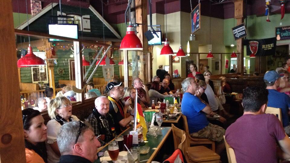 Joe Tomatos Restaurant | 1020 10th St W, Owen Sound, ON N4K 5S1, Canada | Phone: (519) 371-5637