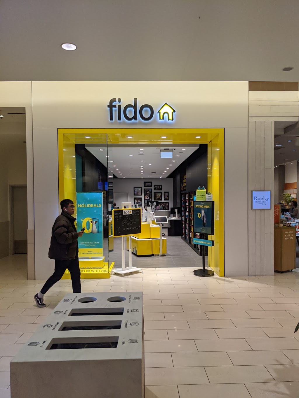 Fido | 100 Anderson Rd SE Unit 142, Calgary, AB T2J 3V1, Canada | Phone: (403) 225-0545