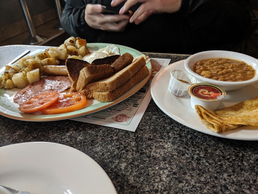 Café Central De Coaticook | 69 Rue Child, Coaticook, QC J1A 2B2, Canada | Phone: (819) 849-9076