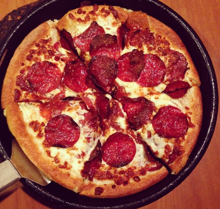 Pizza Hut | 392 John St, Thornhill, ON L3T 5W6, Canada | Phone: (905) 886-4444