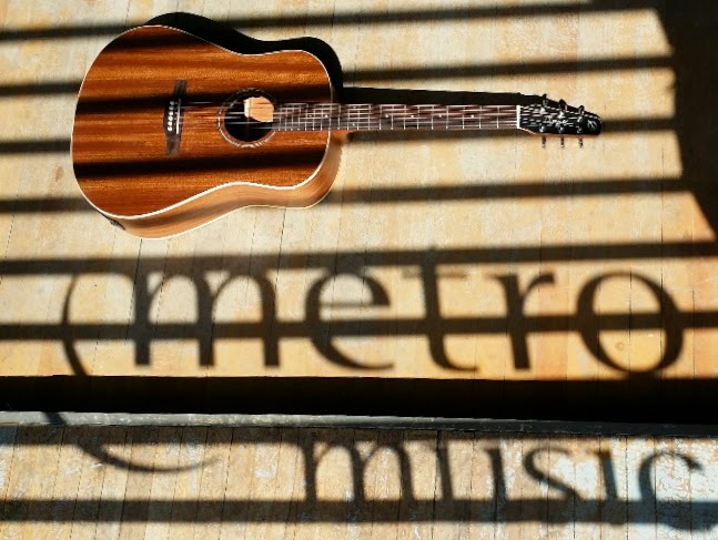 Metro Music | 695 Bank St, Ottawa, ON K1S 3T8, Canada | Phone: (613) 233-9688