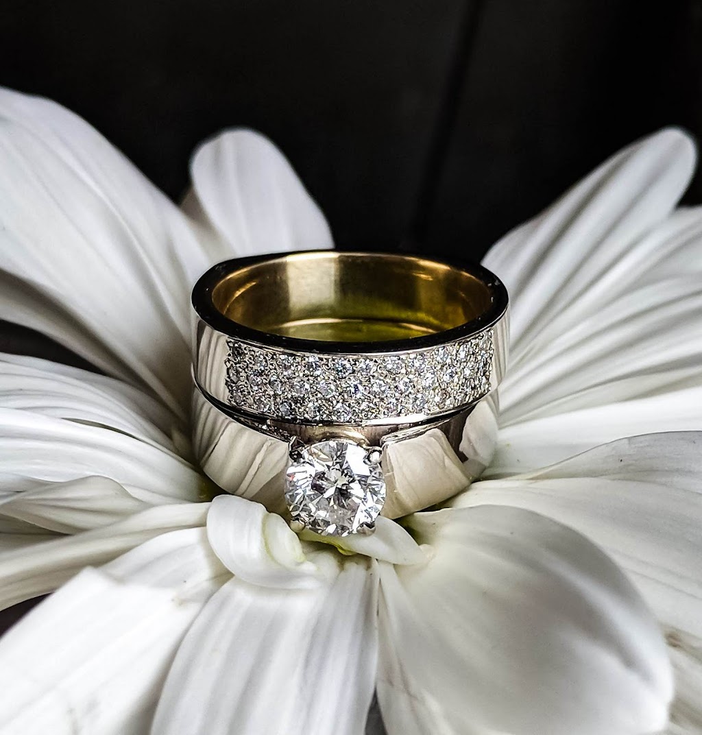 R G Huxley Jewellers Ltd | 240 Richmond St, London, ON N6B 2H6, Canada | Phone: (519) 679-8427