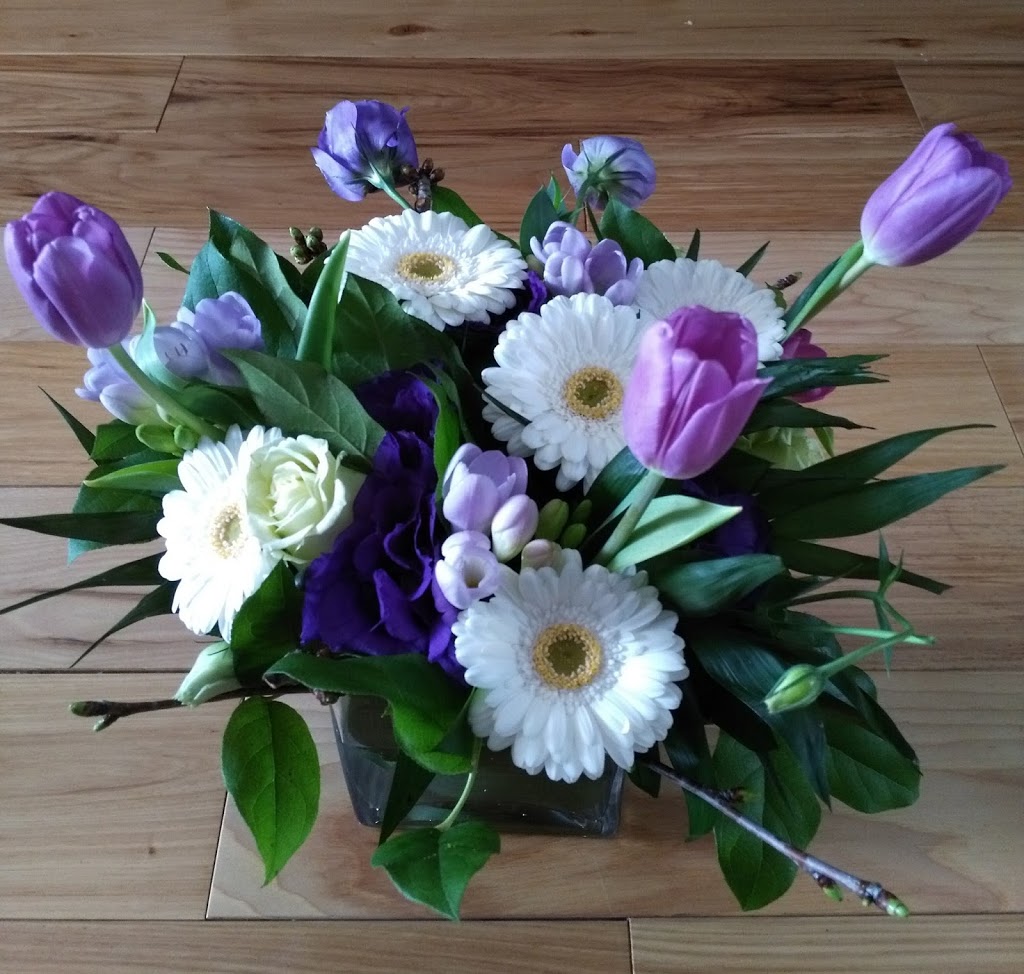 Euro Style Flower Market | 3015 New St, Burlington, ON L7R 1K3, Canada | Phone: (905) 634-6100