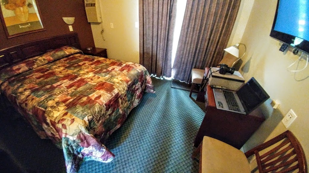Johnnys Motel | 7291 BC-3, Grand Forks, BC V0H 1H9, Canada | Phone: (250) 442-8242