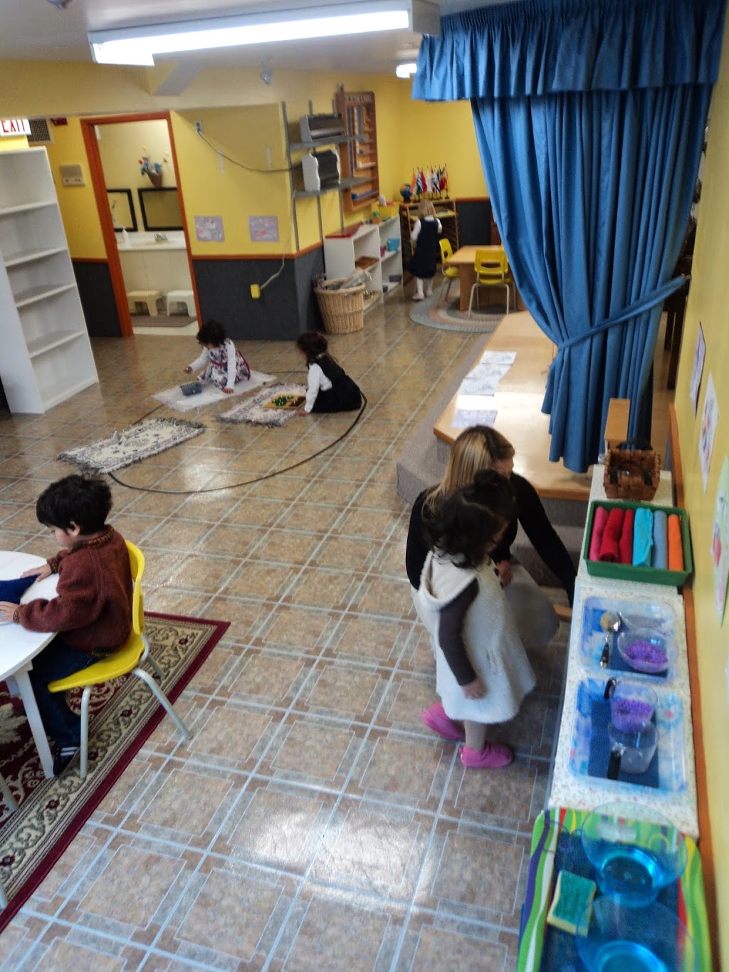Marian Montessori School | 1265 Heritage Way, Oakville, ON L6M 2X7, Canada | Phone: (905) 827-8125