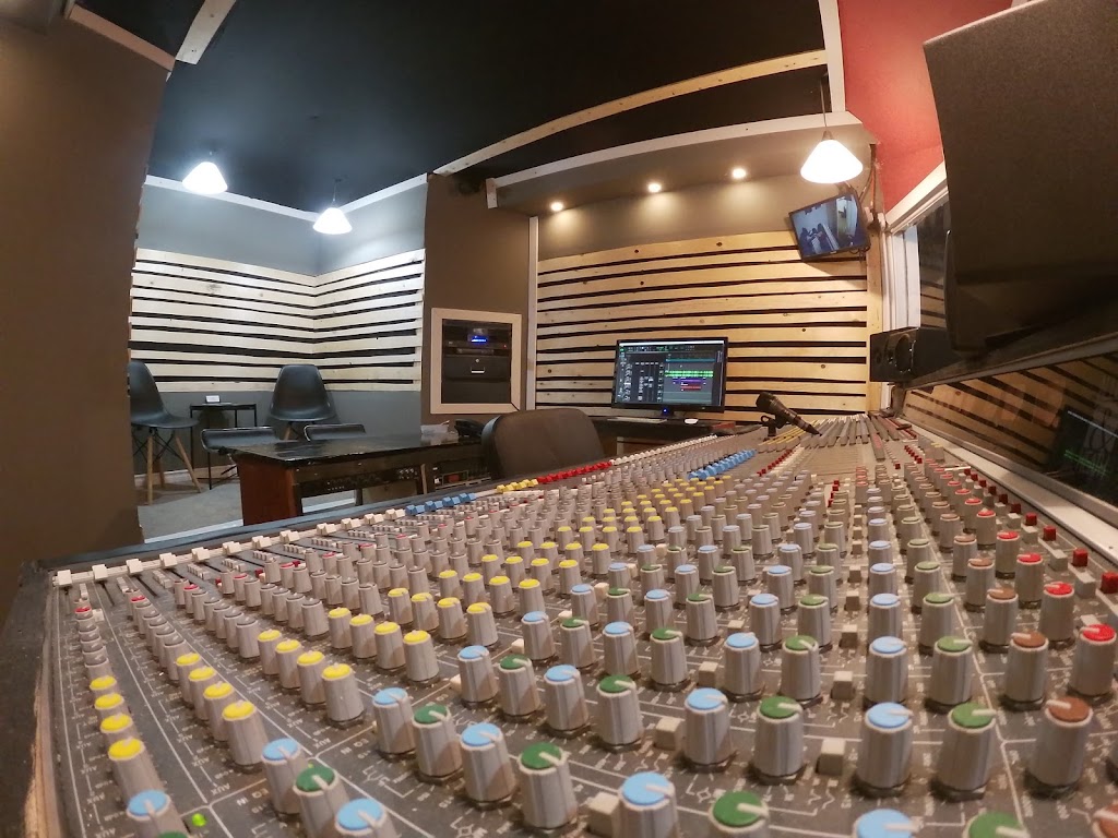 Burrow Media Recording Studios | 2527 Baseline Rd Unit 203, Ottawa, ON K2C 0E3, Canada | Phone: (613) 212-1575