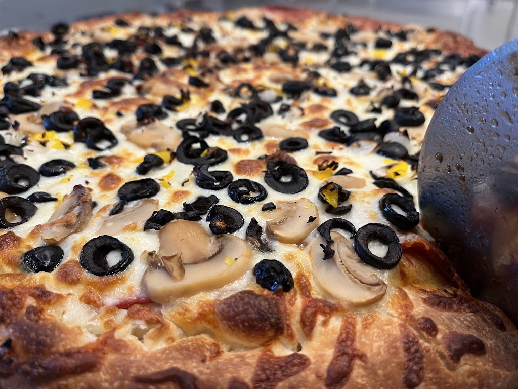 Speros Pizza Gimli | 81 1 Ave, Gimli, MB R0C 1B0, Canada | Phone: (204) 407-6202