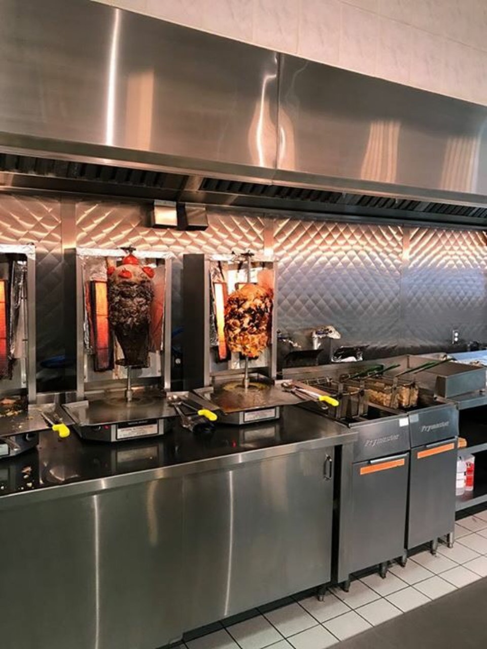 Restaurant Fadi Cuisine Libanaise | 20 Boulevard de Mortagne, Boucherville, QC J4B 5K6, Canada | Phone: (450) 906-1400