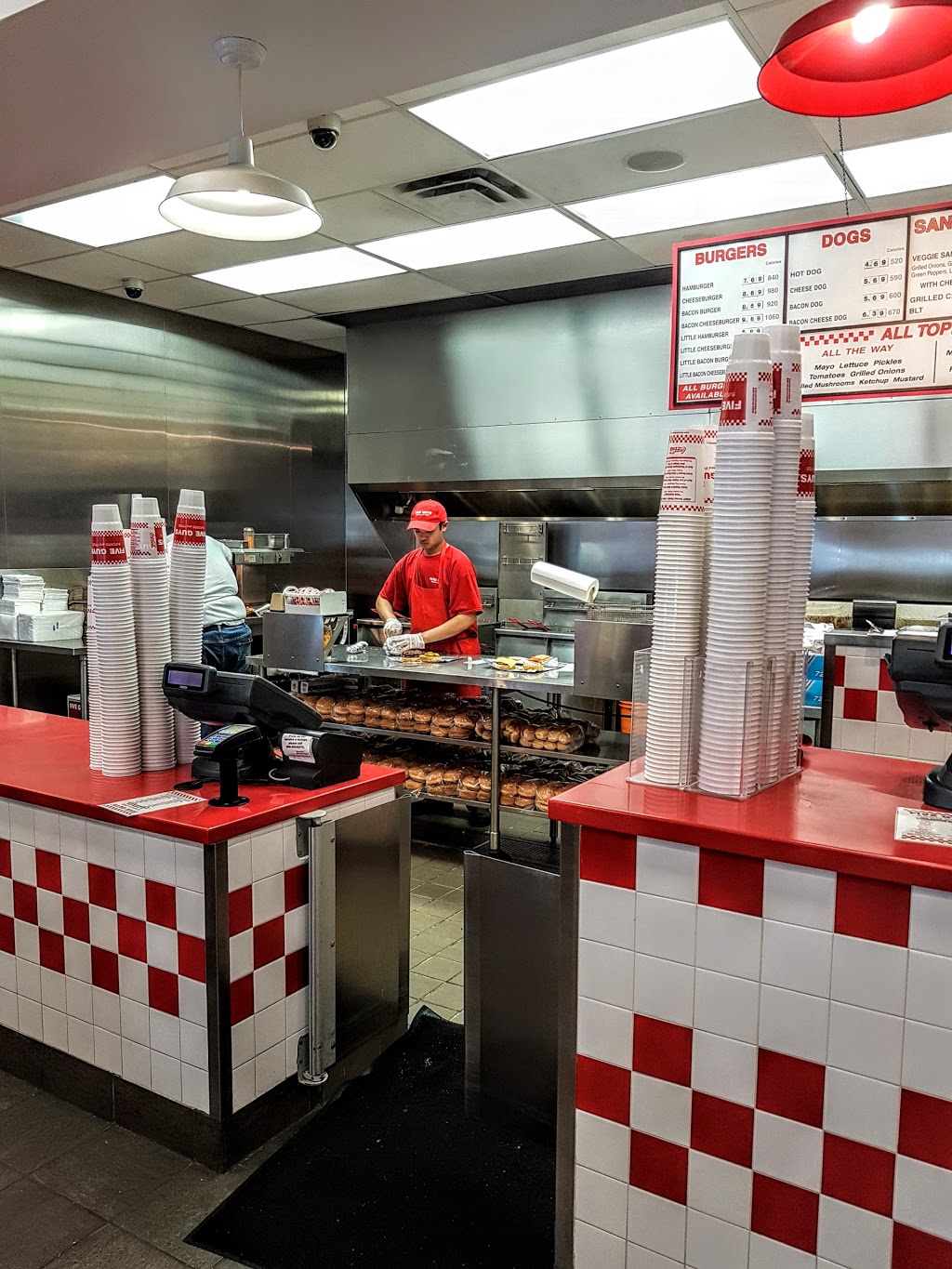 Five Guys | 18265 Yonge St, East Gwillimbury, ON L9N 0A2, Canada | Phone: (905) 895-0505