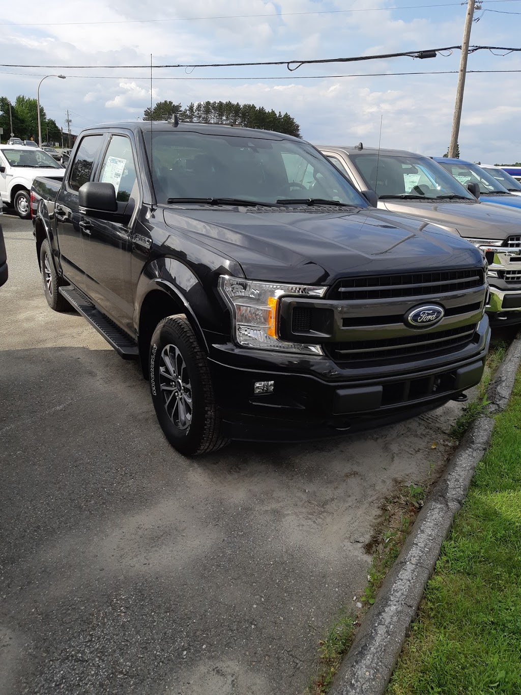 Val Estrie Ford | 4141 Rue King Ouest, Sherbrooke, QC J1L 1P5, Canada | Phone: (888) 634-2727