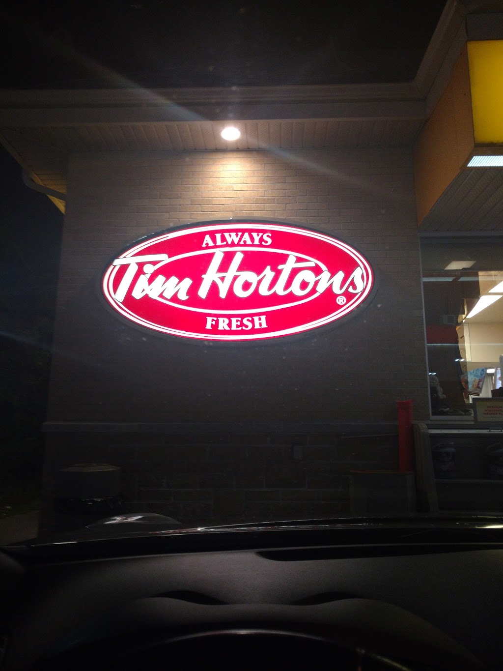 Tim Hortons | 2075 Montreal Rd, Ottawa, ON K1J 6M6, Canada | Phone: (613) 744-3401