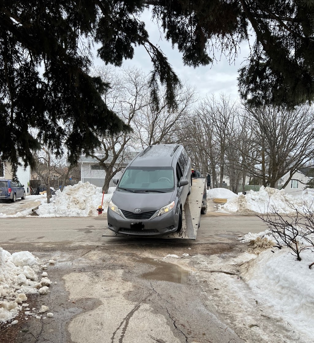 Charleswood Towing Service | 11 sabrina way, Headingley, MB R4H 0A7, Canada | Phone: (204) 781-9429