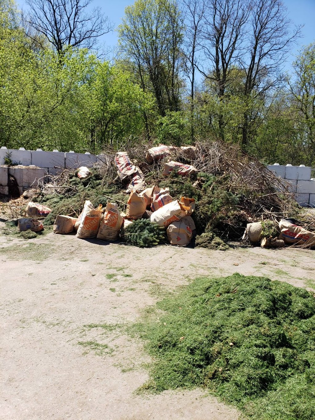 Oxford Street Community EnviroDepot | 1450 Oxford St W, London, ON N6H 1W1, Canada | Phone: (519) 661-2489